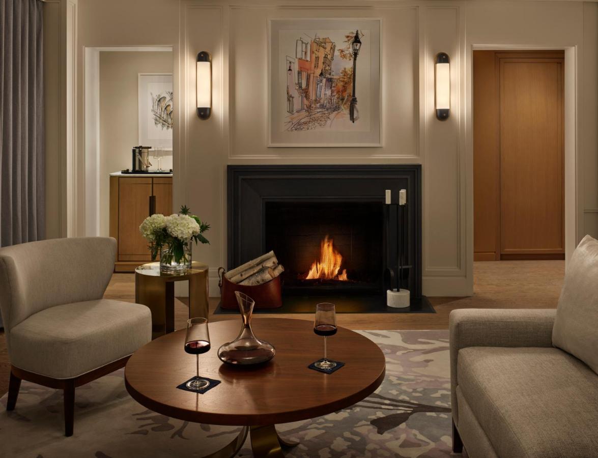 The Newbury Boston Hotel Eksteriør billede A living room at The Ritz-Carlton, Washington, D.C.