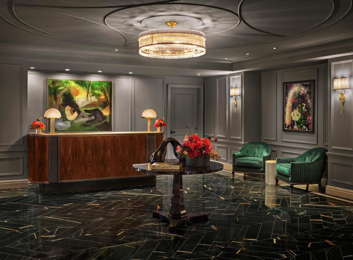 The Newbury Boston Hotel Eksteriør billede The lobby of the Four Seasons Hotel