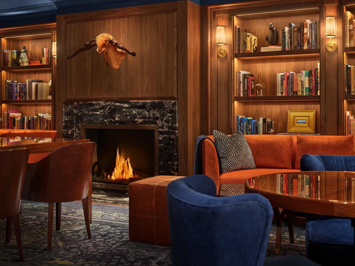 The Newbury Boston Hotel Eksteriør billede Library Bar