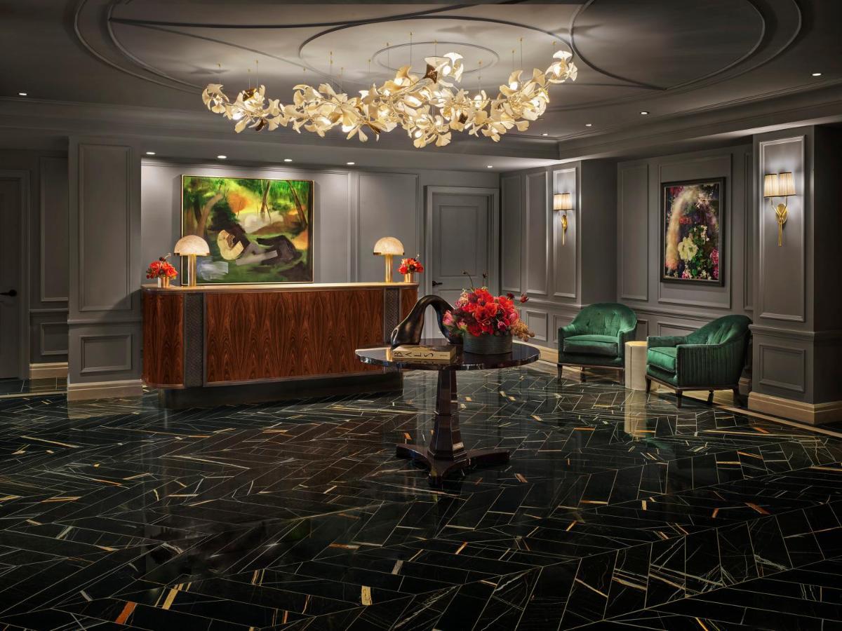 The Newbury Boston Hotel Eksteriør billede The lobby of the Four Seasons Hotel