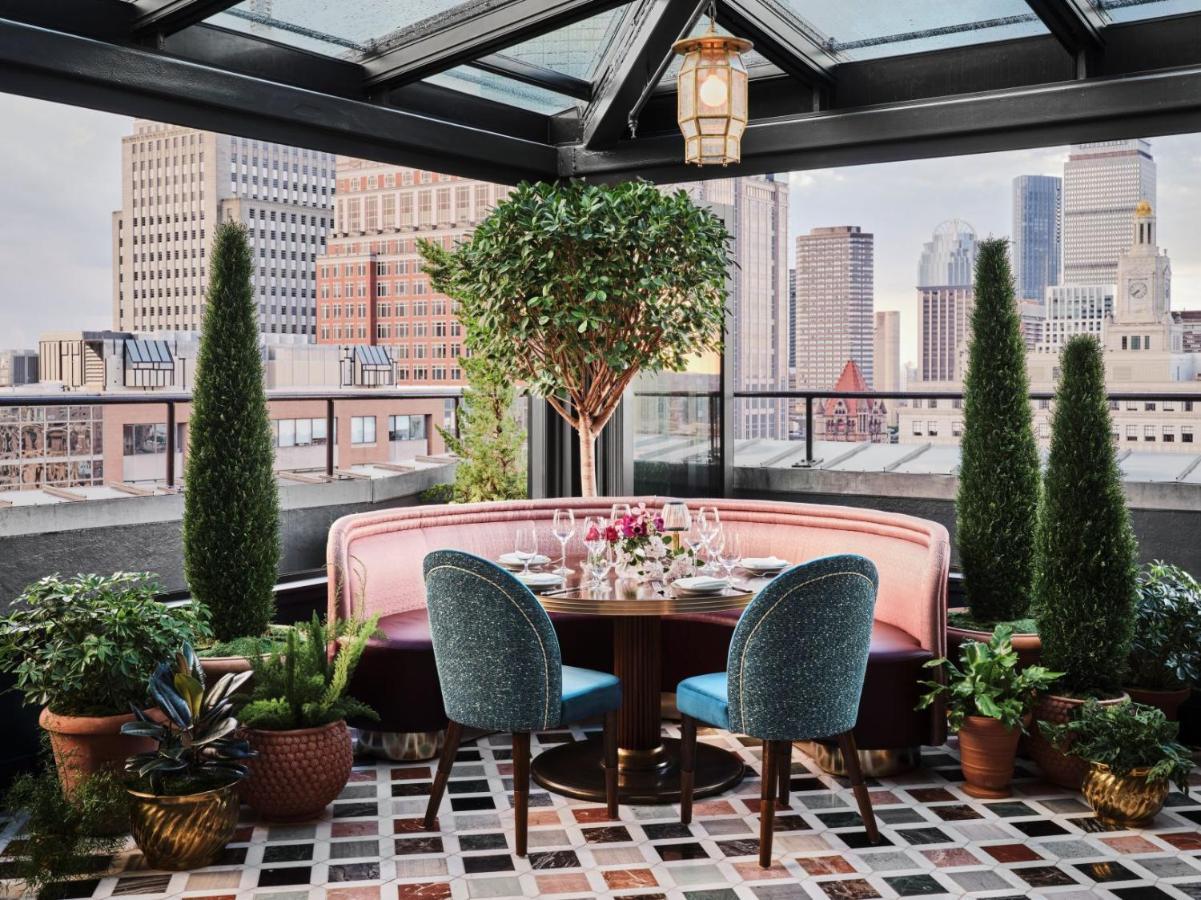 The Newbury Boston Hotel Eksteriør billede The rooftop bar at the London edition
