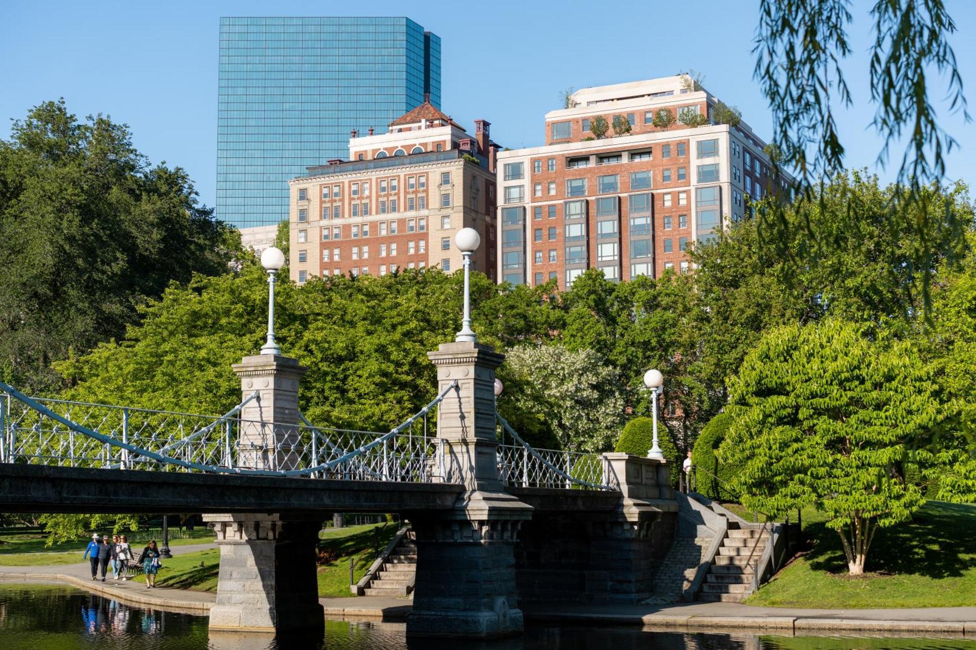 The Newbury Boston Hotel Eksteriør billede The Charles River Esplanade