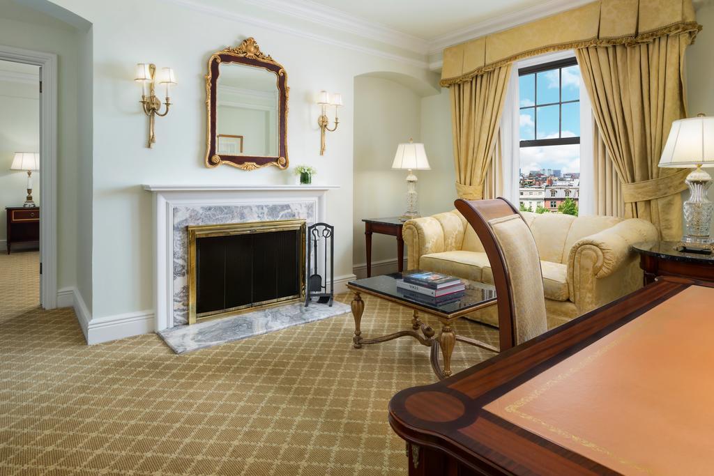 The Newbury Boston Hotel Eksteriør billede A living room at the Waldorf Astoria New York